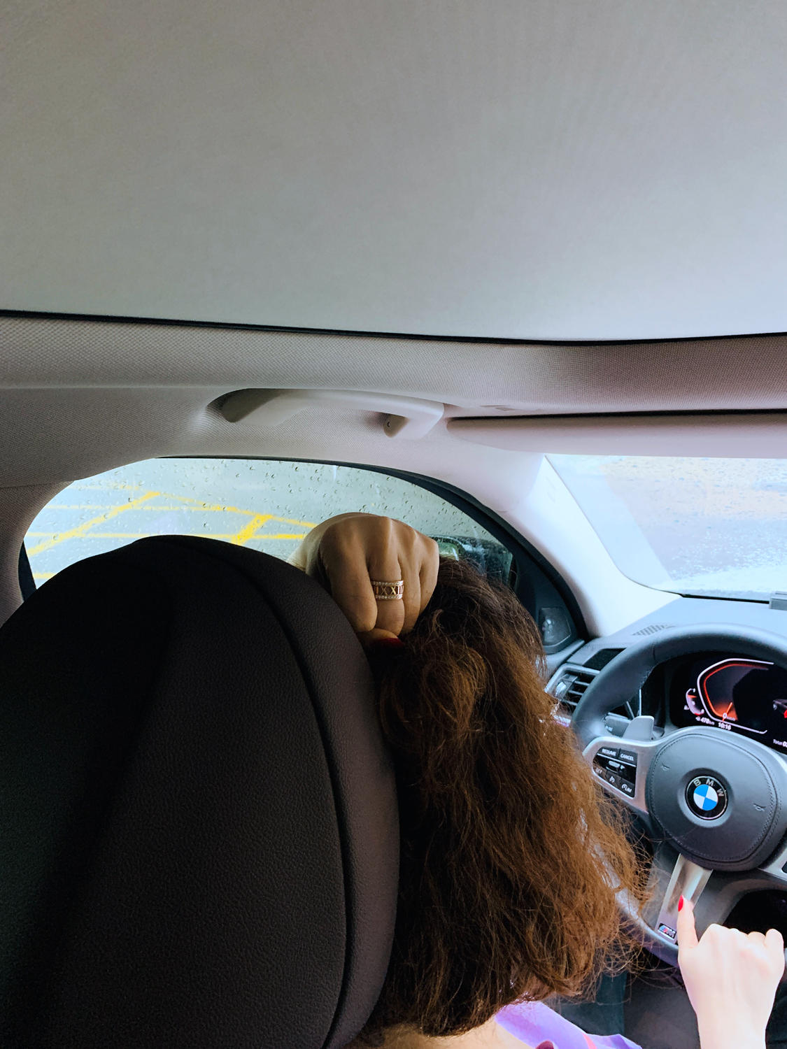 宝马325i曜夜真实感受,2024宝马325im运动套装曜夜版白色