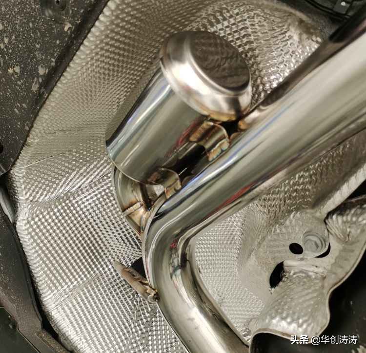 奥迪a4l国6改中尾段排气炸街,奥迪a4l改前中尾段排气