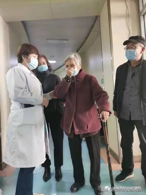 高龄盆腔肿瘤建议切除吗,腹腔镜手术卵巢肿瘤10cm