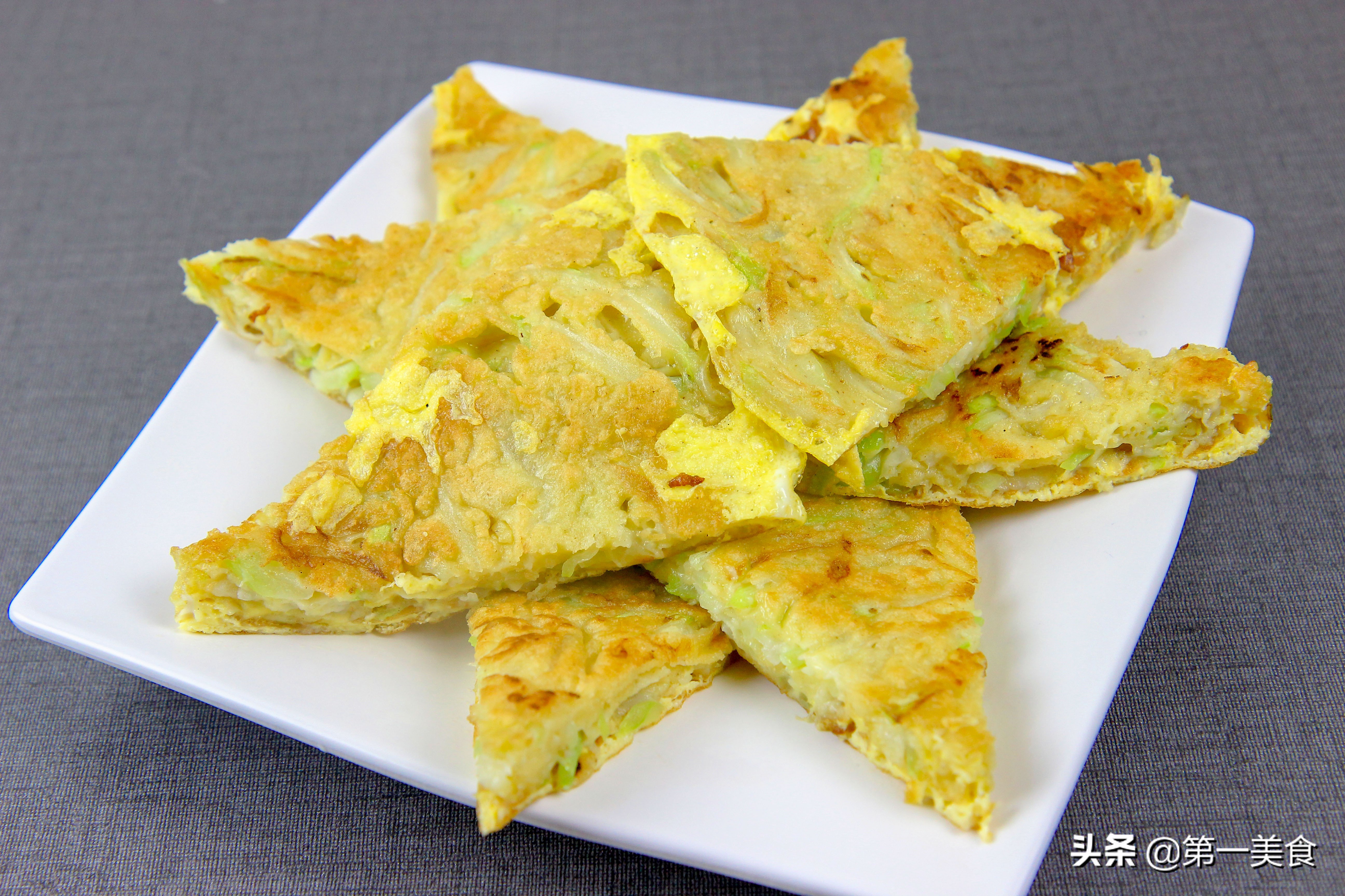 大厨教你一招做煎饼果子,煎饼简单教学