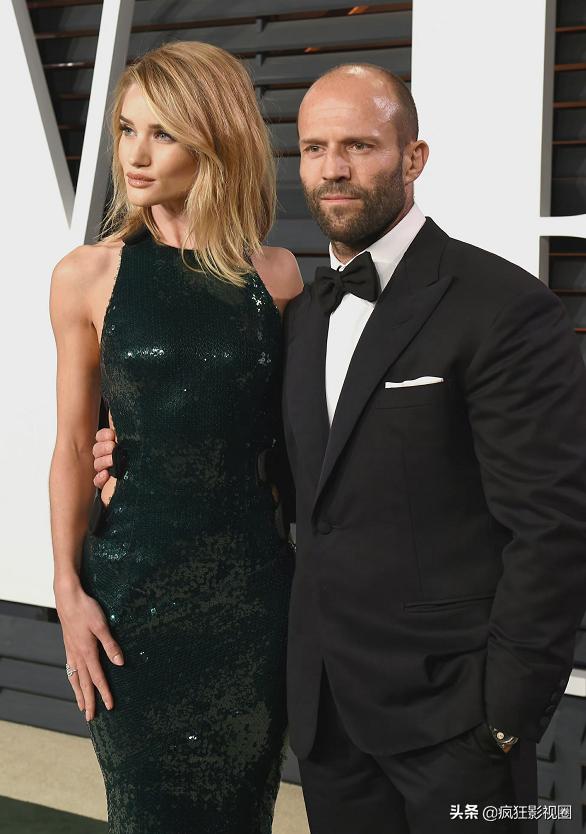 海王、光头郭达、巨石,好莱坞3大“吸金机器”,现实中娶了谁?