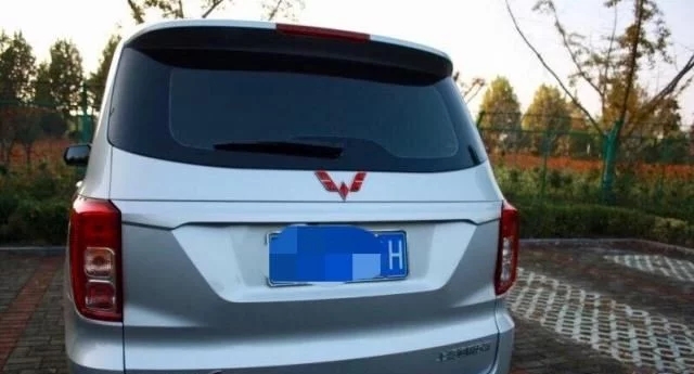 五菱宏光s5.98万提裸车,五菱宏光s一般多少钱提车