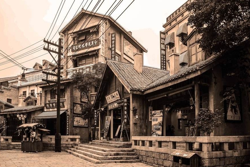 陆小曼在徐志摩死后嫁给了谁 (徐志摩家世显赫为何养不起陆小曼)