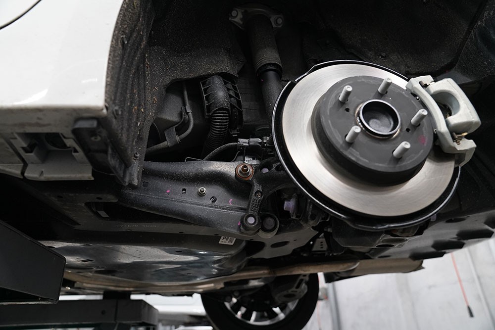 雷凌跟雷凌双擎底盘区别,21款雷凌底盘和24款雷凌底盘区别