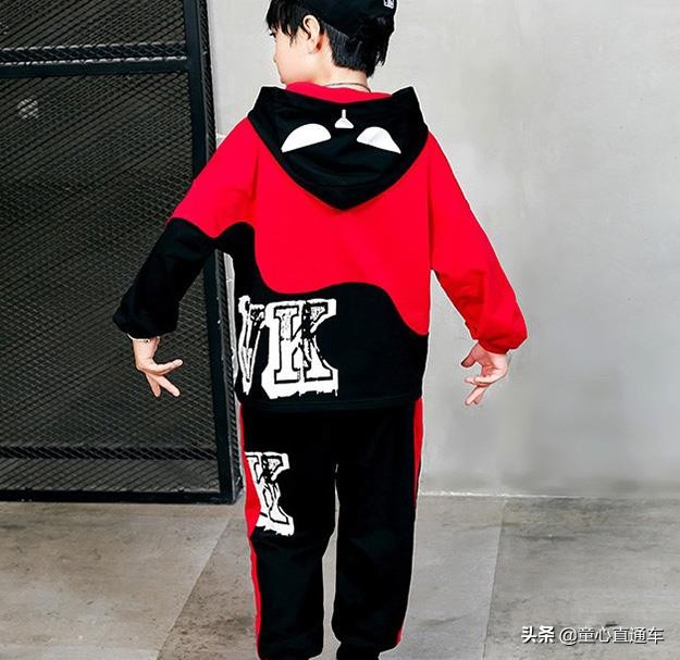 童装韩系风中大童,中大童装8-16岁运动衣