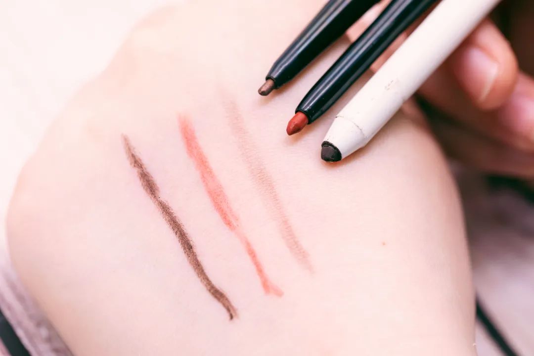 黑头疯长,口罩一摘吓死人?用它揉一揉,毛孔垃圾全吸走