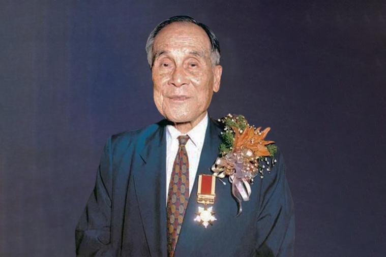 他10多岁追随*产党共**，为国奉献两家银行，终生没车没房