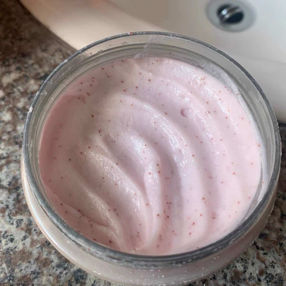 磨砂膏推荐美白去鸡皮和死皮,磨砂膏测评红黑榜去鸡皮平价