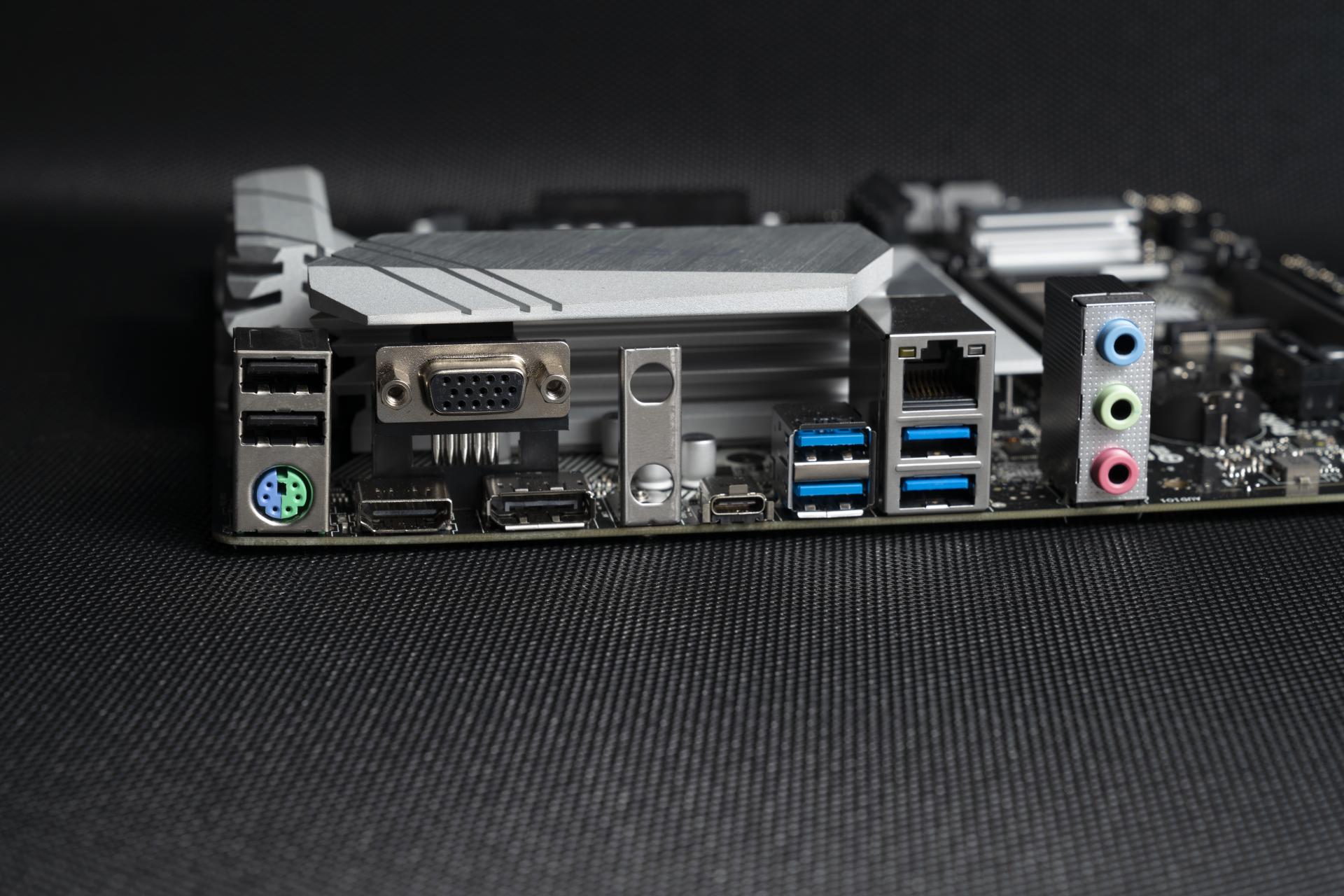 以前的i7和现在的i5哪个好,曾经最好的i7cpu