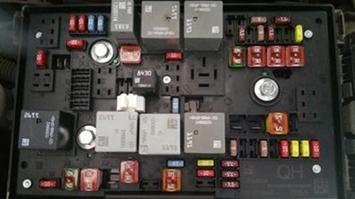 别克英朗老款锁车后远光灯常亮,英朗gt远光灯常亮的方法