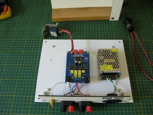 为书房DIY一台简易功放,机箱采用铝塑板自己制作,简约又好声