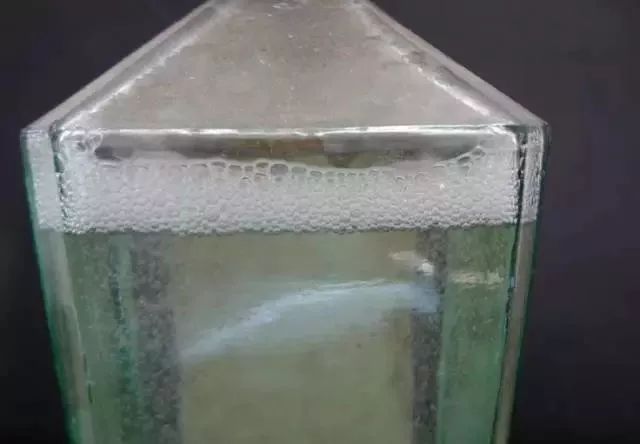 「借花辨酒」是泡沫还是花酒花的两副模样