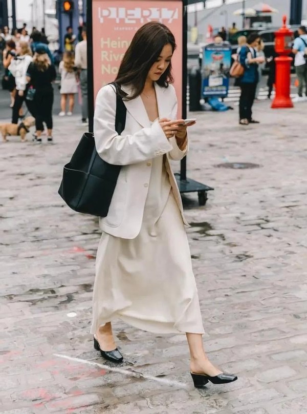 开春别再穿大衣了,今春必备西装这样穿美爆了