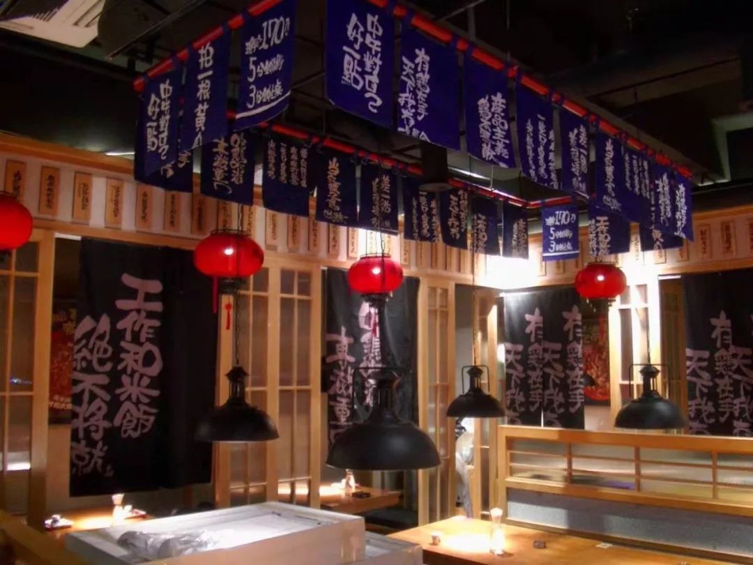 贵阳辣子鸡多锅煮的网红店,贵州贵阳最火爆辣子鸡店铺