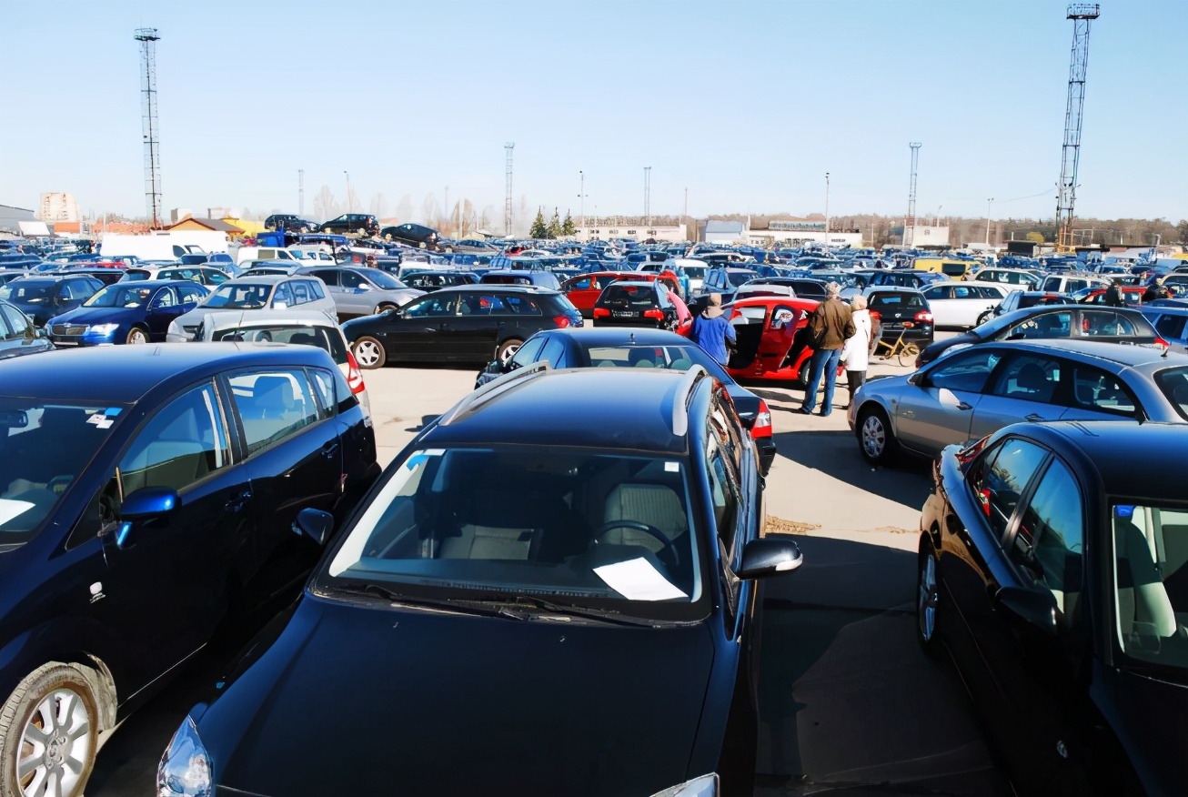 瓜子二手车与人人二手车大战,二手车市场回暖优信仍深陷寒冬