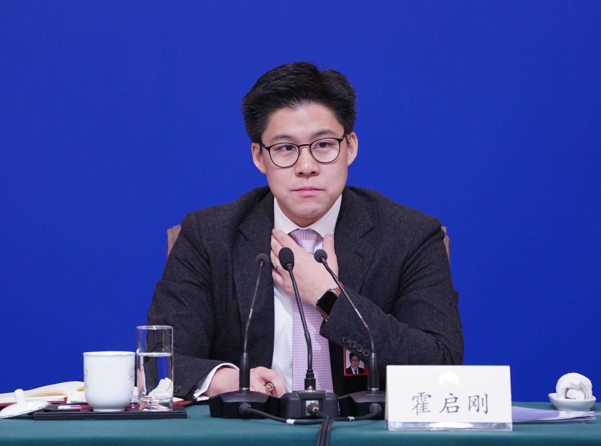 霍启文谈香港房价,霍启刚霍启文的关系好吗