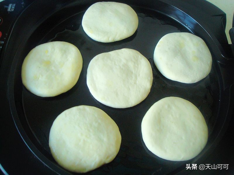 如何做西北香豆子烤饼,香豆子饼子的家常做法