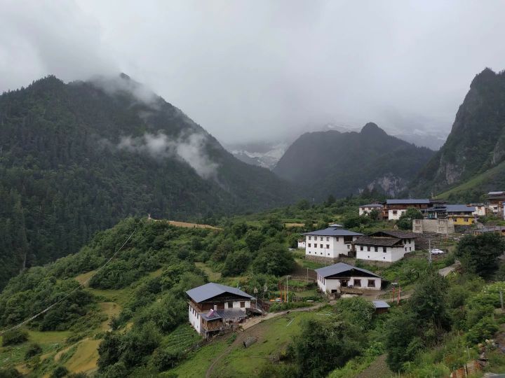 故事:那个骑上摩托去拉萨的姑娘,达成所愿时,是49岁