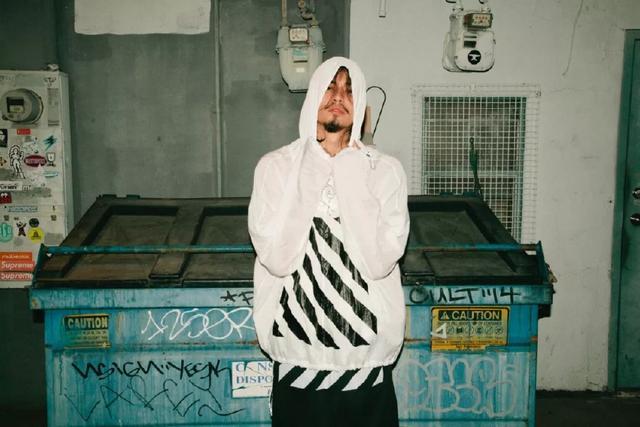 始祖鸟offwhite秀,offwhite主理人始祖鸟