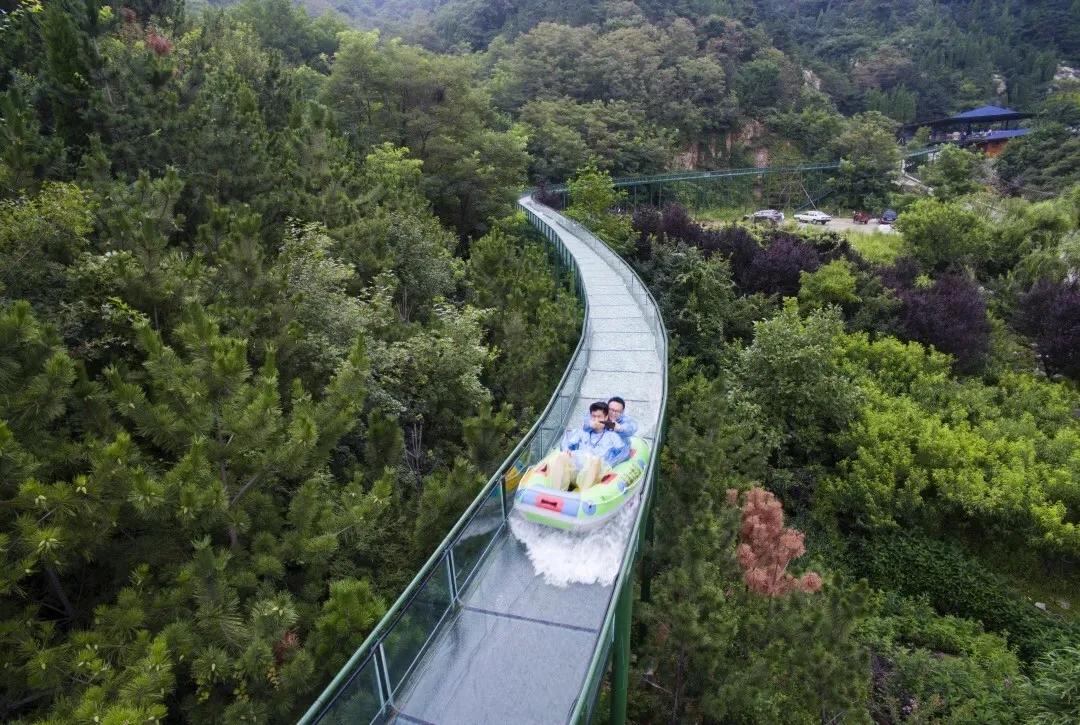 带你峡谷漂流感受一下夏天的气息,端午游玩清凉谷踏浪漂流清凉一夏