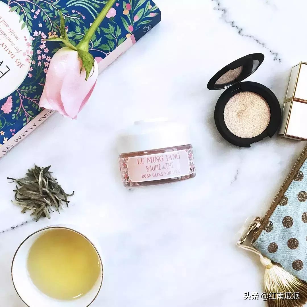 唇干起皮推荐什么润唇膏,什么唇膏让嘴唇变红润