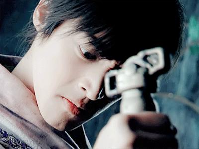 她很美,可惜被糟蹋了