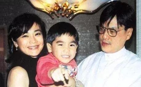 杨幂谈自己的感受还有家庭教育观,杨幂谈亲子教育说要给孩子自由