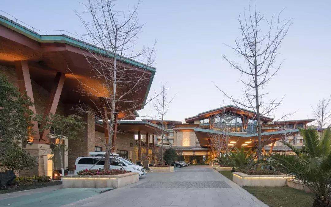 大理洱海苍山希尔顿,背靠苍山面朝洱海