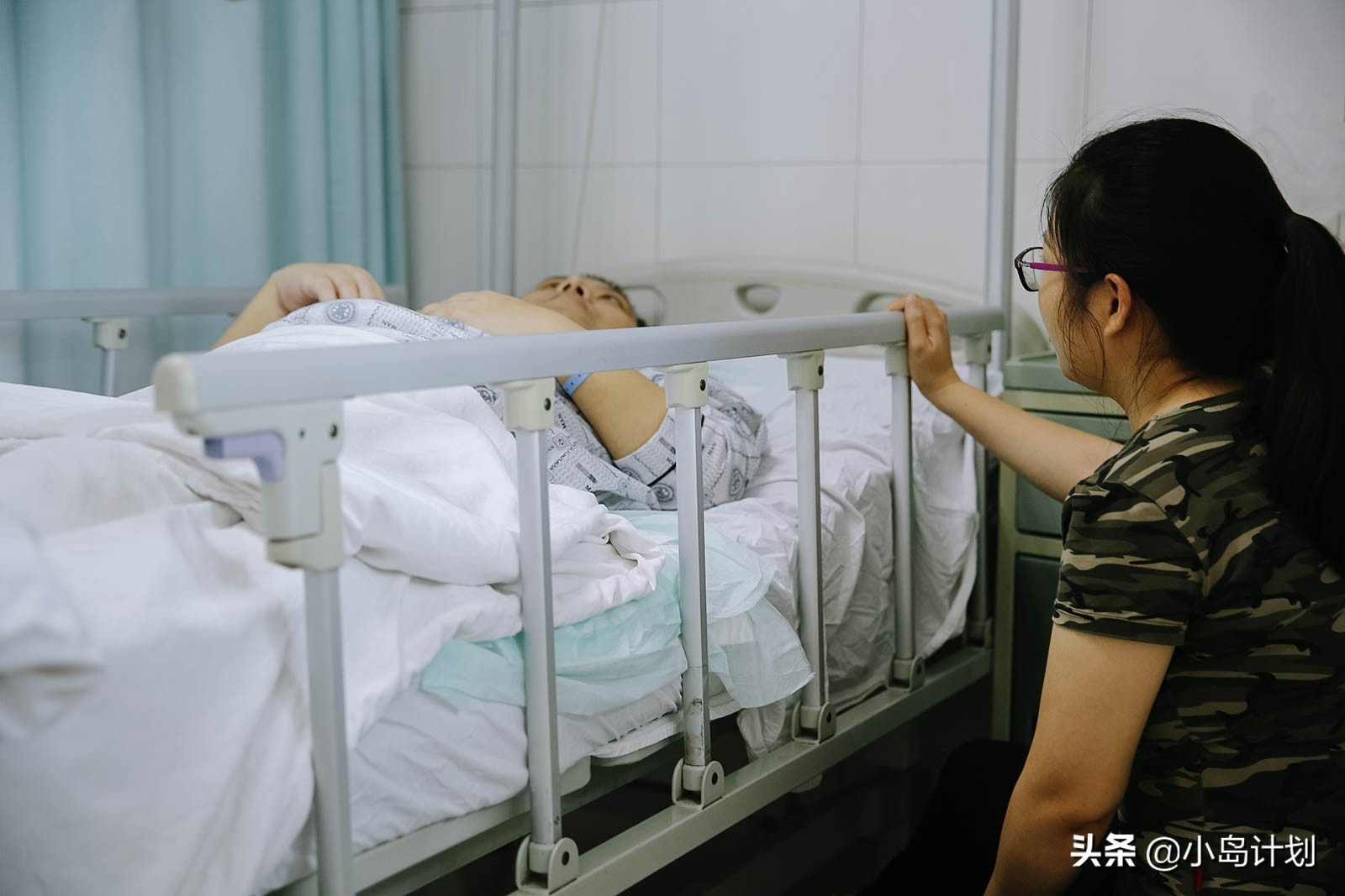 上门女婿意外残废,男子高位截瘫准丈母娘照顾