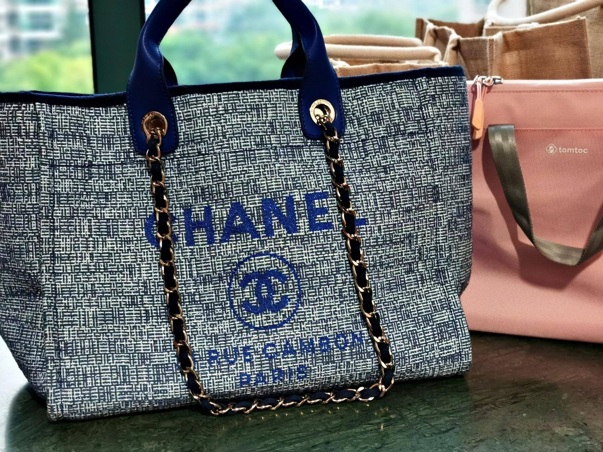 女人控制不住买衣服,女生总是控制不住买衣服