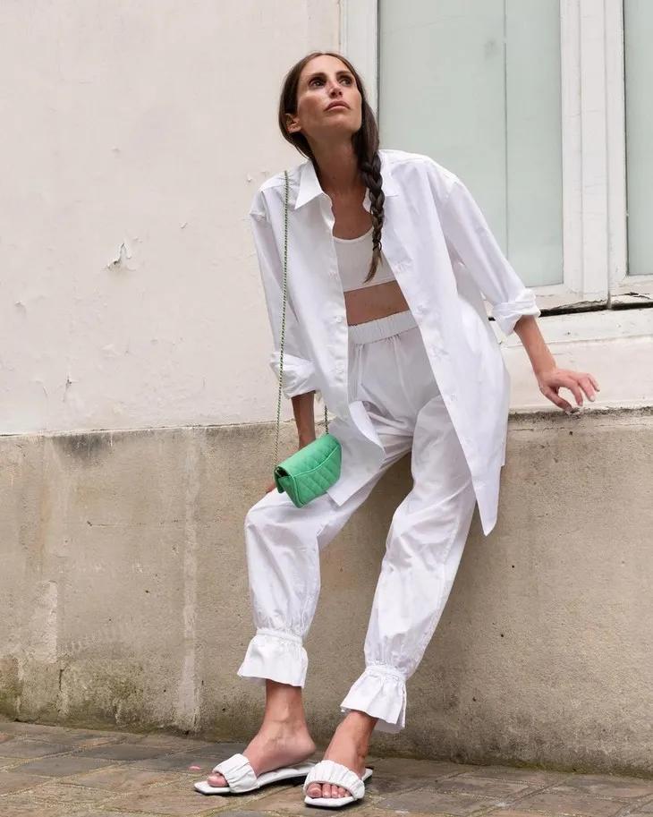 三里屯偶遇大幂幂,杨幂和闺蜜在三里屯逛街遭搭讪