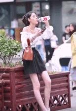 原来抓爆点就赚，看了网红街拍，才知道什么是中国式审美″？