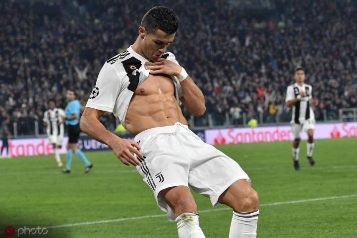 范戴克c罗梅西领金球奖,国际足联最佳前锋c罗梅西