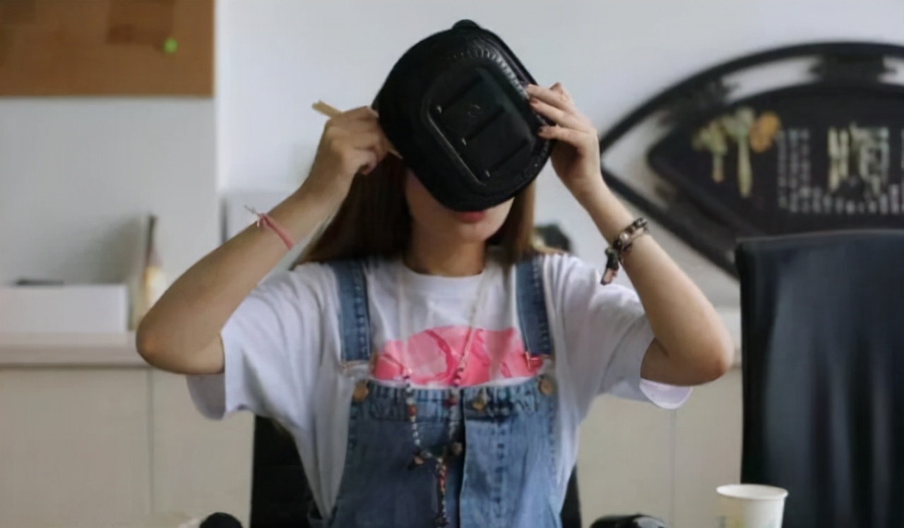 为啥女性*裤内**上，总有黄色分泌物，是什么原因呢？