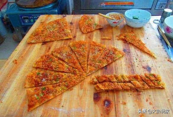 土家酱香饼为什么不能在回民店吃,为什么街边卖的酱香饼那么的软