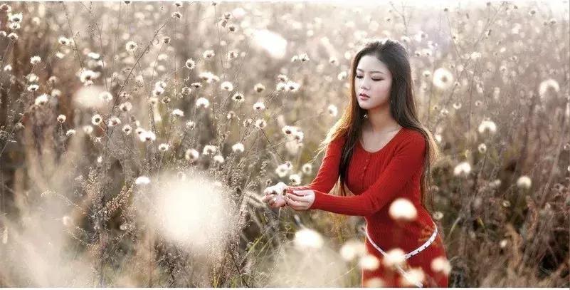 看透了人世间的世态炎凉人情冷暖,看破了这人世间的冷暖