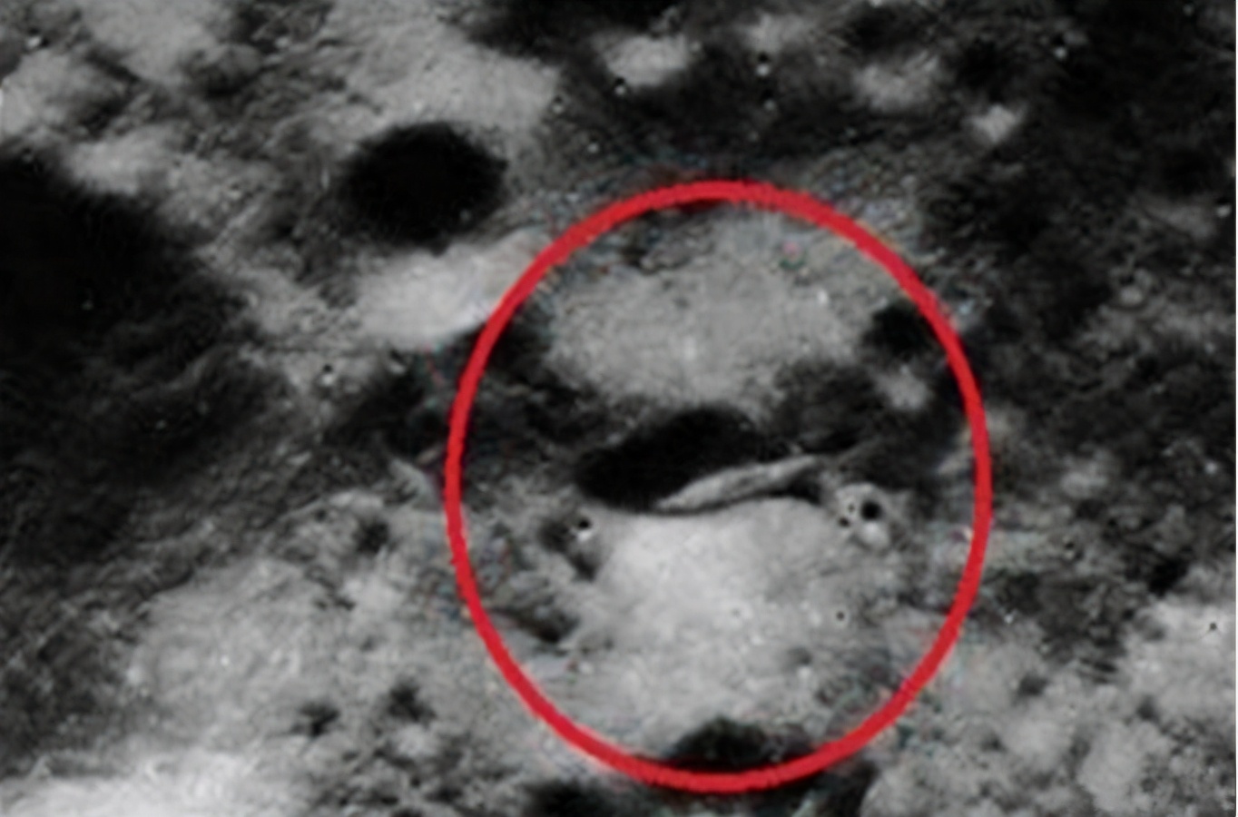 月球上的奇怪建筑物究竟是什么,月球背后的石碑是什么