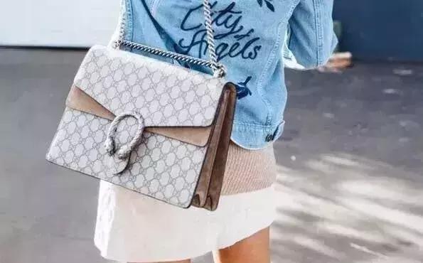 海关扣下的化妆品便宜吗,被海关查到的包包怎样处理