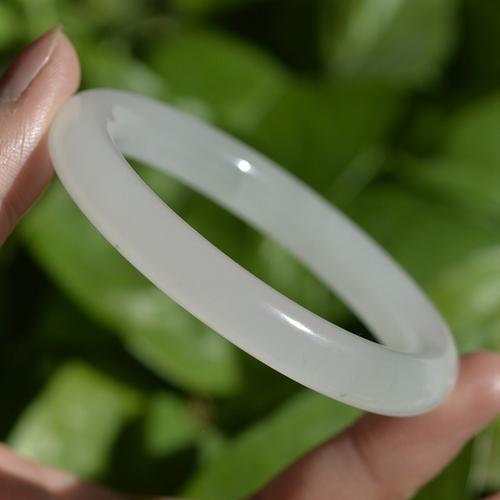 挂羊头卖狗肉但狗肉也不便宜啊,挂羊头卖狗肉是真玉吗