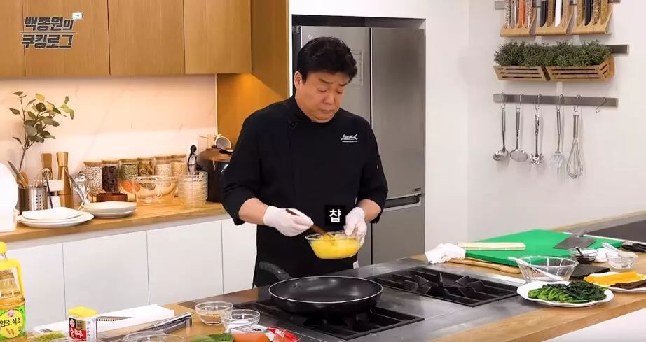 韩国紫菜包饭里都需要什么,肥牛紫菜包饭做法韩国教程