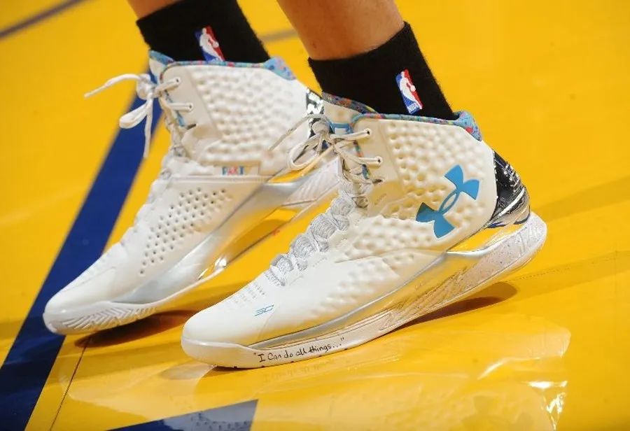 curry1什么时候出,curry1小前锋能穿吗
