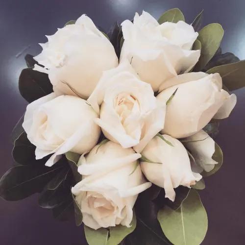 闺蜜送哪些色调的玫瑰较为好一点,什么颜色玫瑰适合送闺蜜