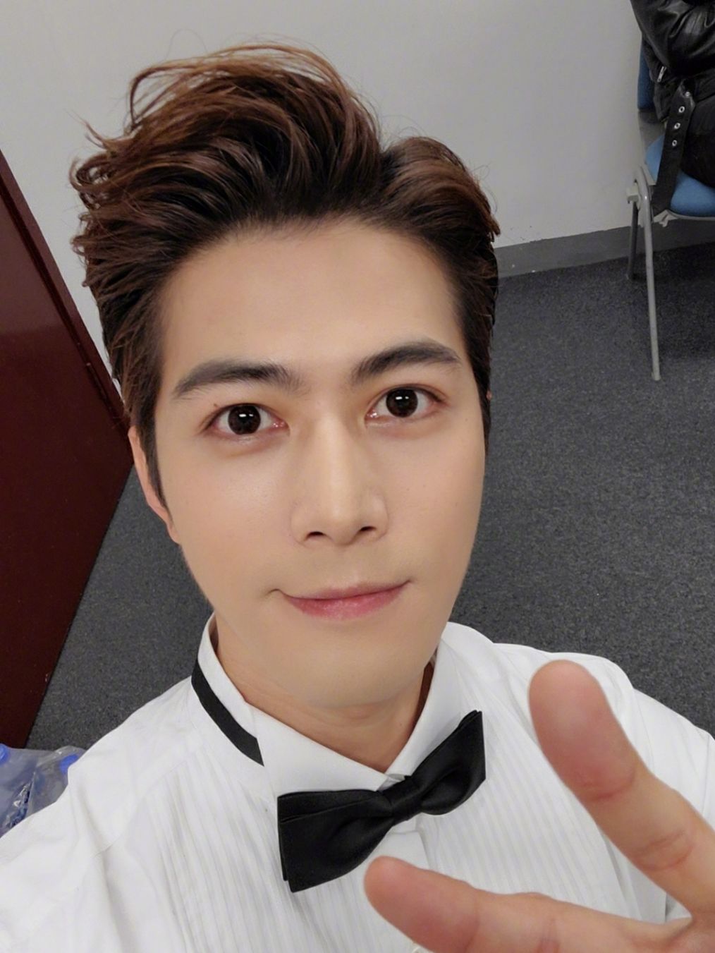 陈学冬摔伤视频,陈学冬因车祸腿部受伤