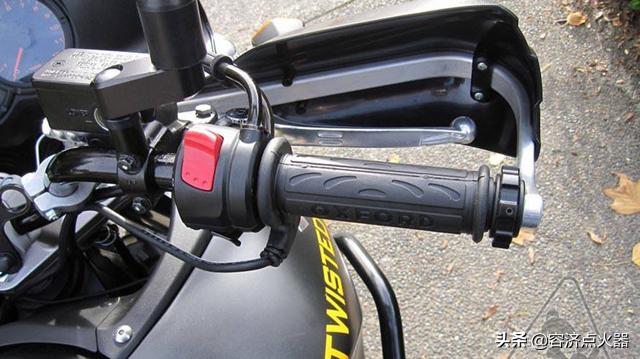 摩托车跑的太快了捏离合器,摩托车骑行中油门怎么调