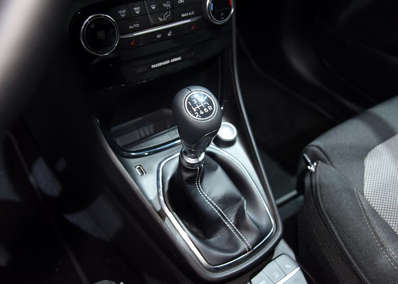 福特嘉年华前标志,福特嘉年华2009年款前车标