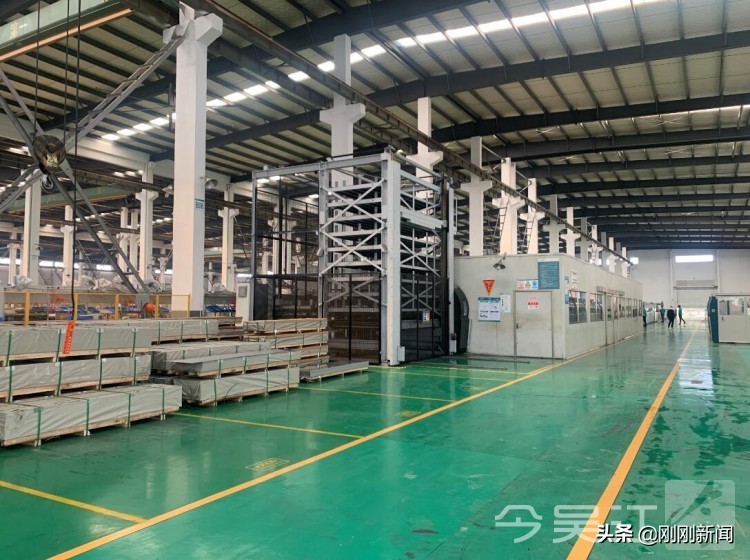 电梯不用按键直接用语音,家用电梯智能一键呼梯系统