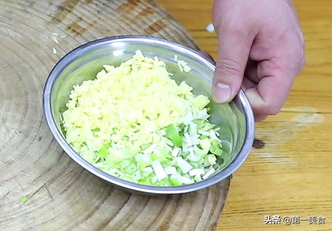 在家制作简单的拌饭酱,学会这3种下饭酱的做法