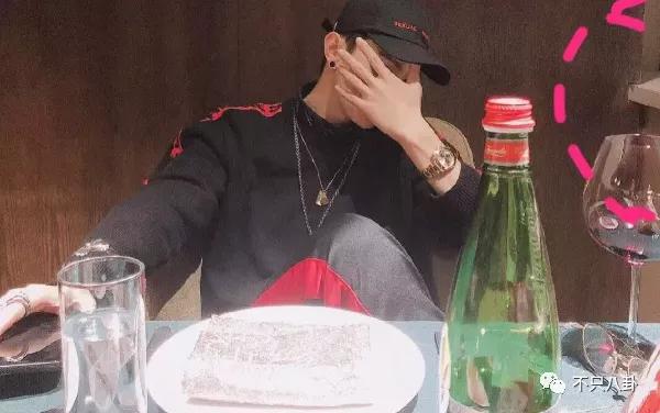 他俩到底分没分？甜蜜恋爱时怎么也没想到现在会撕成这样吧