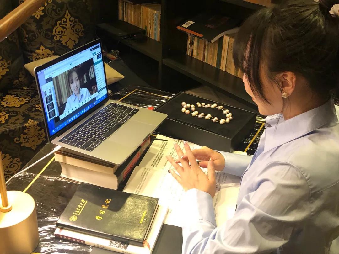 城阳故事|于文秀——学生成长路上的贴心“摆渡人”