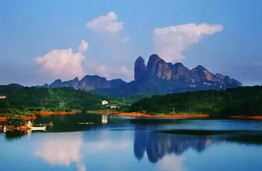 中国六十年代观影最多的电影,18年震撼中国十大瞬间